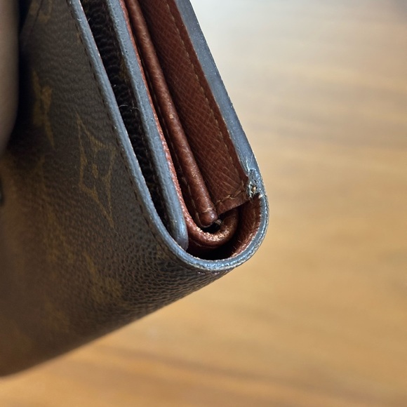 Louis Vuitton Monogram Porte Tresor International Wallet - Picture 15 of 17